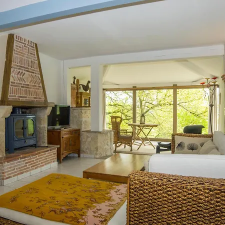 Domaine De Saussignac * Maubec (Tarn-et-Garonne)